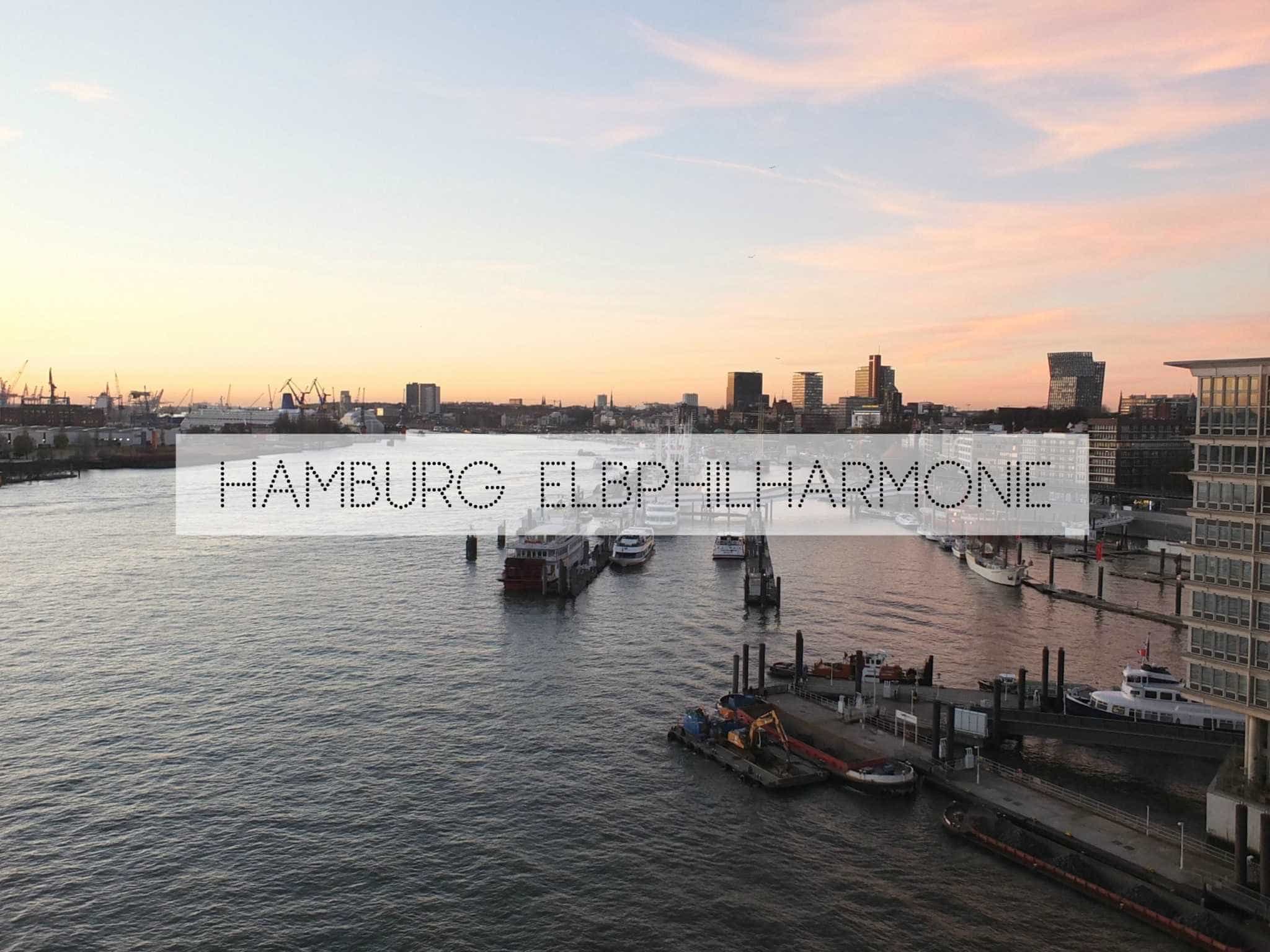 Wohngoldstück_Hamburg Elbphilharmonie Plaza Sonnenuntergang Elbe