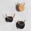 Wohngoldstueck_Namuos Wandhaken Eiche Messing 6cm
