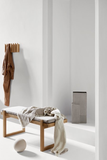 Wohngoldstueck_Garderobe Column Kristian Dam Studio