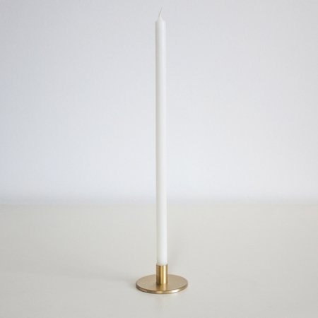 Wohngoldstueck_Stand-Up Kerzenständer Messing ZWEI Design