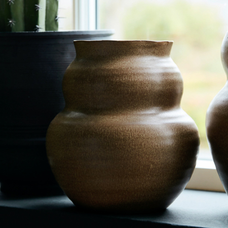 Wohngoldstueck_Vase House Doctor Juno Camel