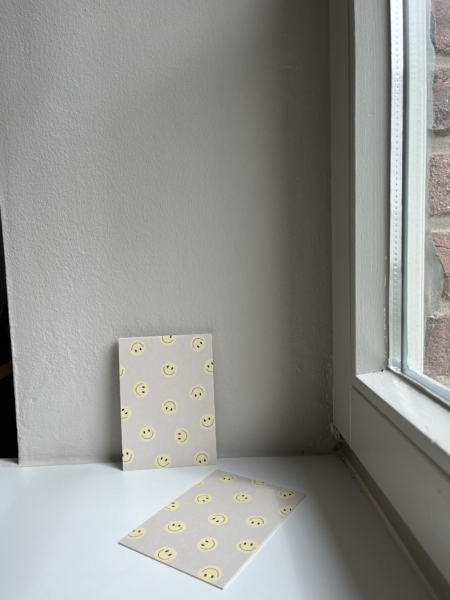 Wohngoldstueck_Studio Liv Postkarte Smileys