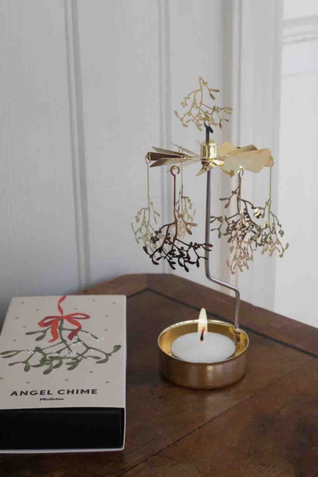 Wohngoldstueck_Pluto Design_Engelspiel_Mistletoe_Gold_klein2