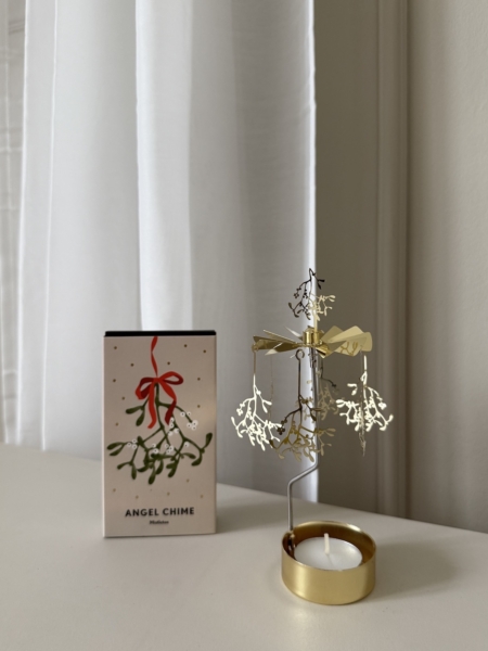 Wohngoldstueck_Pluto Design_Engelspiel_Mistletoe_Gold_klein6