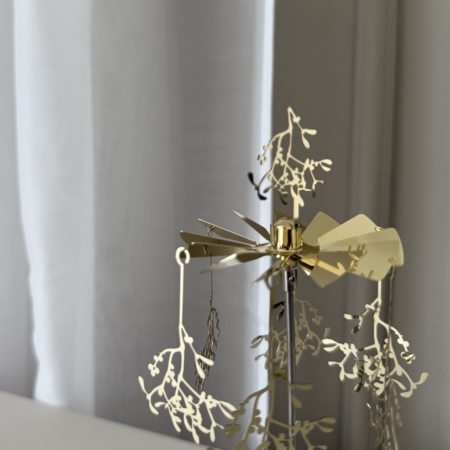 Wohngoldstueck_Pluto Design_Engelspiel_Mistletoe_Gold_klein7
