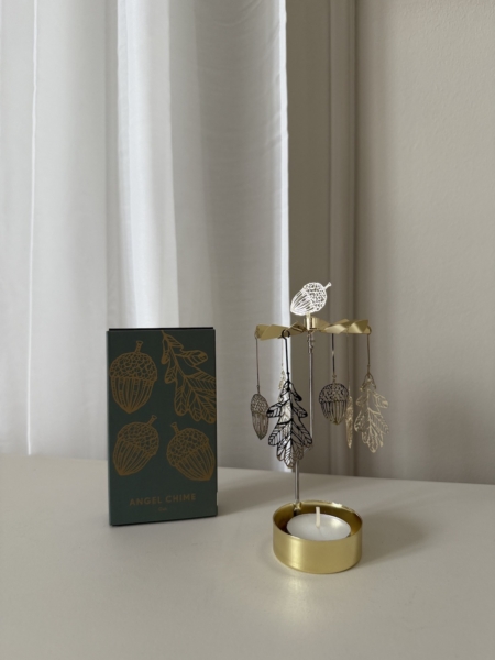 Wohngoldstueck_Pluto Design_Engelspiel_Oak_Gold_klein8