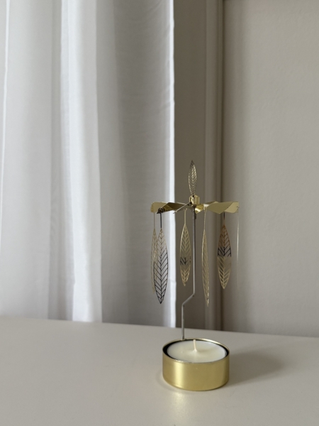 Wohngoldstueck_Pluto Design_Engelspiel_Stig L. Salix_Gold_medium4