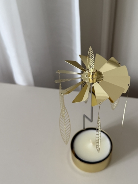 Wohngoldstueck_Pluto Design_Engelspiel_Stig L. Salix_Gold_medium6