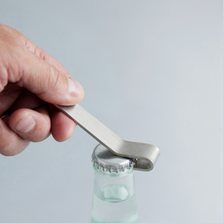 Wohngoldstpück_MOEBE_Bottle Opener_Flaschenöffner_Edelstahl