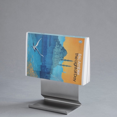 WOHNGOLDSTÜCK_MOEBE_Buchständer_Book Stand_Edelstahl